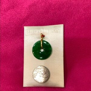 Elegant jade pendant with Gold Accent